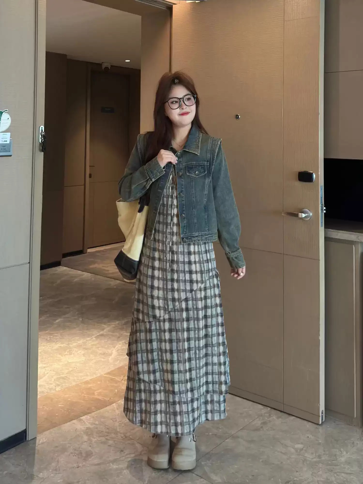 大码女装复古正肩上衣早春季休闲遮肉牛仔短外套胖mm巨显瘦